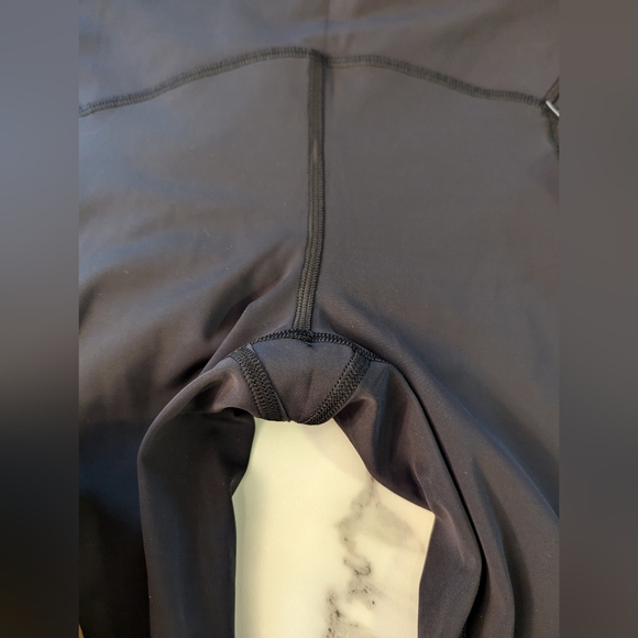 NWT Lululemon Power Thru HR Crop 23" black size 6 - Picture 5 of 5